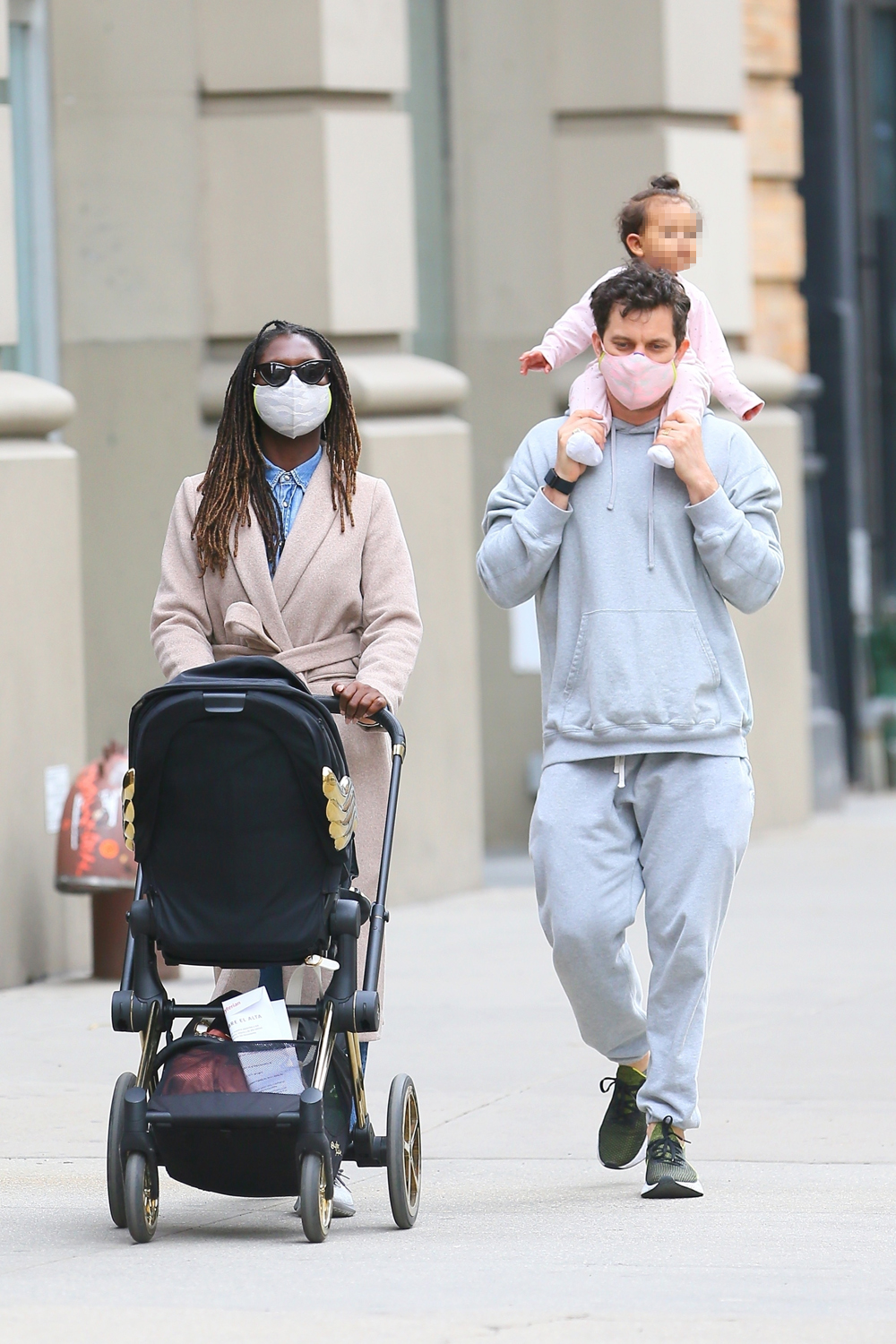 New York, NY - *EXCLUSIVE* - Joshua Jackson and his wife Jodie Turner-Smith go for a walk with their daughter Janie in NYC.Pictured: Joshua Jackson, Jodie Turner-SmithBACKGRID USA 27 MARCH 2021 BYLINE MUST READ: T.JACKSON / BACKGRIDUSA: +1 310 798 9111 / usasales@backgrid.comUK: +44 208 344 2007 / uksales@backgrid.com*UK Clients - Pictures Containing ChildrenPlease Pixelate Face Prior To Publication*
