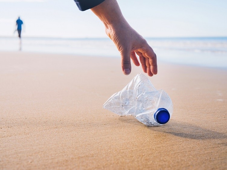 plastic pollution Guido Mieth