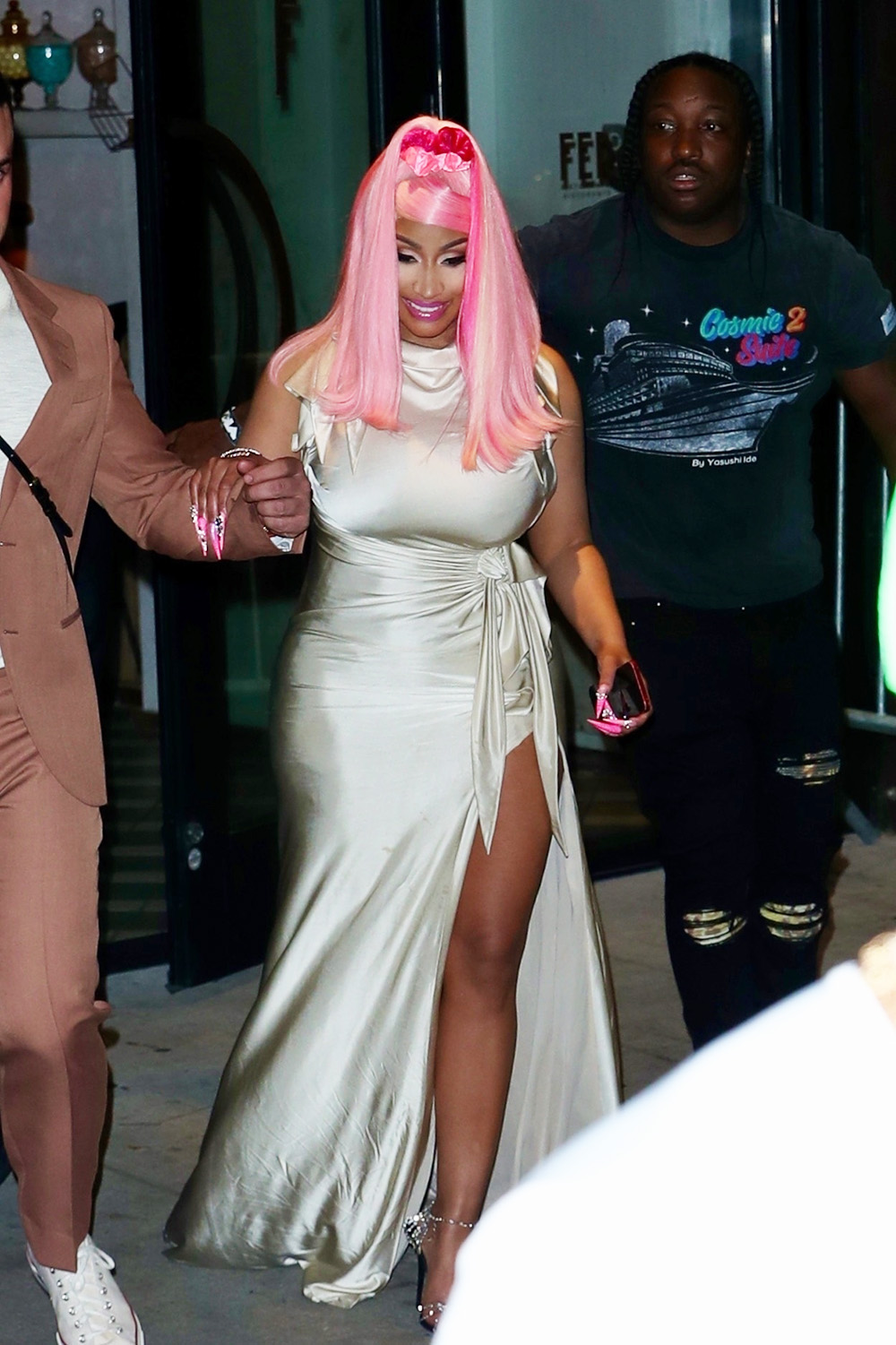 New York, NY  - Rapper Nicki Minaj stuns in Barbie pink hair stepping out at the VMA after party at Moxy Hotel in New York.Pictured: Nicki MinajBACKGRID USA 29 AUGUST 2022 BYLINE MUST READ: BlayzenPhotos / BACKGRIDUSA: +1 310 798 9111 / usasales@backgrid.comUK: +44 208 344 2007 / uksales@backgrid.com*UK Clients - Pictures Containing ChildrenPlease Pixelate Face Prior To Publication*