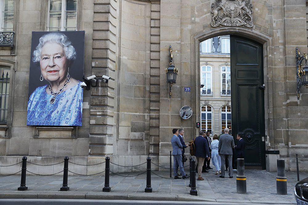 A portrait of Britain's Queen Elizabeth II hangs outside the British embassy in Paris, France, 08 September 2022. According to a Buckingham Palace statement on 08 September 2022, Britain's Queen Elizabeth II is under medical supervision at her Scottish estate, Balmoral Castle, upon advise of her doctors concerned for the health of the 96-year-old monarch.
Queen Elizabeth reported to be under medical supervision, Paris, France - 08 Sep 2022