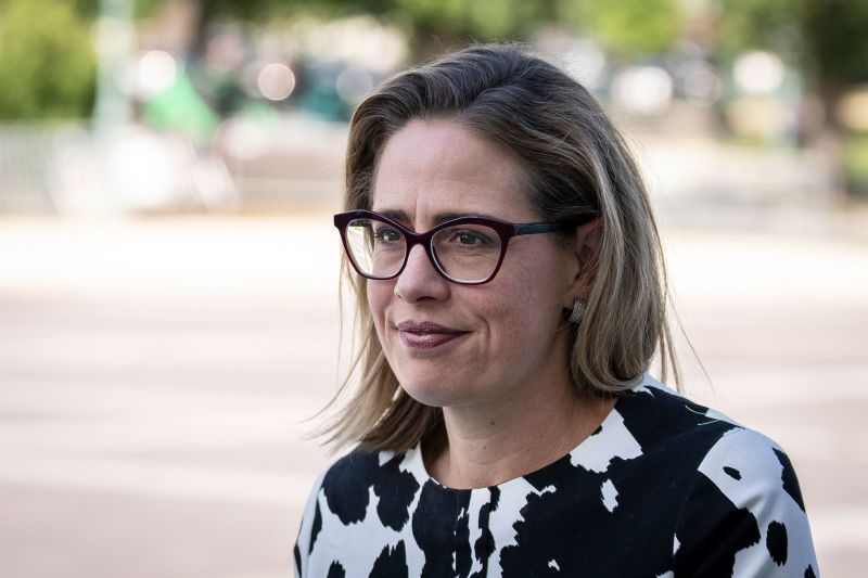 WASHINGTON, DC - AUGUST 3: Sen. Kyrsten Sinema (D-AZ) arrives at the U.S. Capitol for a vote August 3, 2022 in Washington, DC. The Senate is voting on a resolution to ratify Finland and Swedens applications to join NATO.